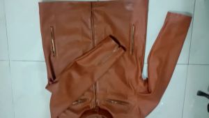 Jaket Kulit Sintetis Elegan: Pilihan Terbaik untuk Musim Dingin