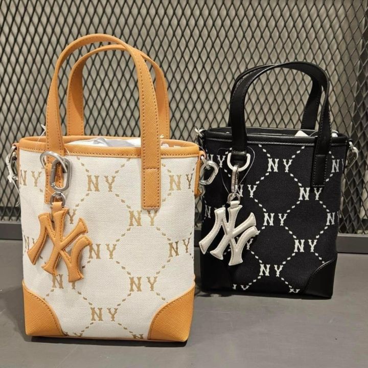 MLB Dia MONOGRAM Jacquard Mini Cross Bag NEW YORK YANKEES
