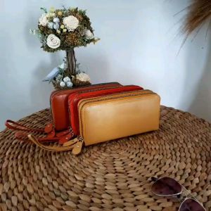 Dompet Kulit Sapi motif embose Untuk Wanita.(Garansi 100% uang kembali jika dompet bukan kulit)