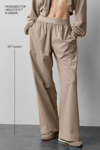 alo In-stock straight-leg pants with a flowing drape woven elastic fabric slimming effect yoga and sports long pants for women four-way stretch fabric