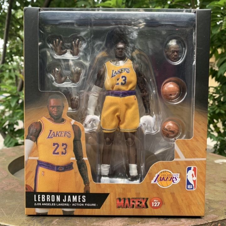 Action Figure Mafex No 127 NBA LA Lakers Lebron James Basket