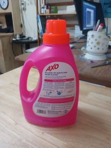 Nước tẩy quần áo màu / trắng chai nhựa 800 ml