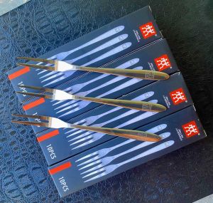 Hộp 10 chiếc dĩa xiên hoa quả chất liệu inox 304 nĩa ăn đồ tráng miệng cao cấp sang trọng