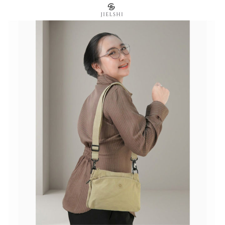 JIELSHI%20HAPPY%2083663-J#%20Slingbag%20Tas%20Selempang%20Wanita%20Casual%20Kekinian%20Bahan%20Parasut%20Crinkle%20Anti%20Air%20-%20Image%204