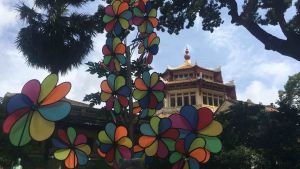 Chong chóng to xoay gió