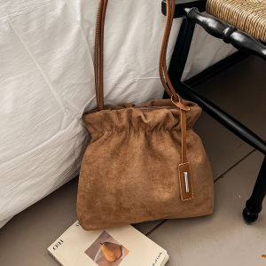 SEA YADOU  กระเป๋าสะพายไหล่แฟชั่นใหม่กระเป๋าแนวทแยงสไตล์ตะวันตกยอดนิยมในปีนี้กระเป๋าทรงจีบแบบเรียบง่ายสำหรับผู้หญิง