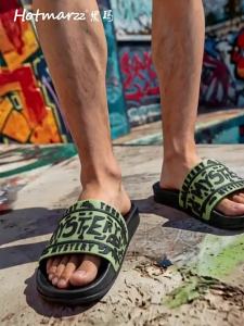 MenS New Slip-On Sandals Non-Slip Outdoor Slippers Beach Shoes Trendy And Cool Bathroom Slippers Waterproof Wear-Resistant Soft