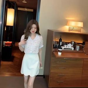 AMMIN เสื้อเบลาส์หวานๆแฟชั่นแขนสั้นพิมพ์ลายรูปหัวใจเสื้อเบลาส์กระดุมแถวเดียวหรูหราสำหรับฤดูใบไม้ผลิ/ฤดูร้อนเสื้อชีฟองหญิง2024