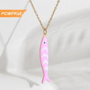 【PCWFKef】 สร้อยคอจี้ปลาสีสันสวยงามน่ารักสำหรับผู้หญิงสร้อยคอสแตนเลสแฟชั่นสำหรับเด็กผู้หญิงของขวัญเครื่องประดับชายหาดในฤดูร้อน