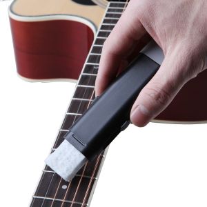 KAWES Plastic Guitar Strings Derusting Brush Pen Strings Anti Rust Guitar Cleaner String Care Oil Eraser Guitar Cleaning