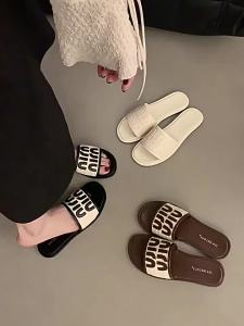 [Free Shipping] Flat-Bottomed Korean-Style Slippers For Outdoor Wear 2026 New Fashion Versatile One-Strap Beach Flat Sandals