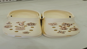 Charm sticker jibitz giả kim loại gắn dép cross B32 đa dạng