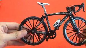 Mini 1:8 New Creative Alloy Bicycle Model Decoration Toy Metal Finger Mountain Bike Simulation Collection Toy