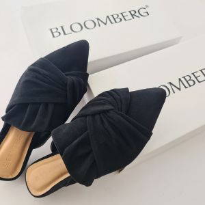 Leora Veddira - Bloomberg - Sandal Hak Mules Big Size Jumbo - Hak 3 cm - BIG SIZE JUMBO - BS Heel Bludru - SANDAL BIG SIZE JUMBO - Sepatu Big Size Jumbo - Sandal Big Size Jumbo Wanita - Sendal Dewasa Perempuan