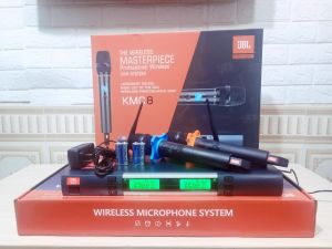 Micro không dây JB.L KMC8 Thế hệ mới 2023 khả năng chống hú cao giúp âm thanh trở nên mượt mà sống động hơn.