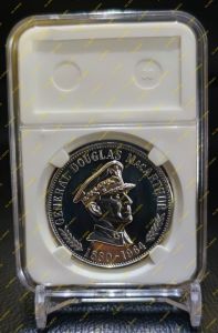 GENERAL DOUGLAS MACARTHUR NATIONAL COMMEMORATIVE SOCIETY 1964 SERIES MEDAL NUMBER 1 (SOUVENIR)