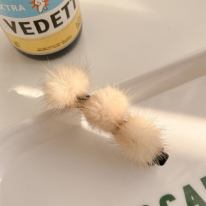 Cute Cartoon Hairpins Hair Clip Personality Girls Baby Barrettes Three Fluffy Ball Pompom Duckbill Clips Girls Headwear Hair Accessioes