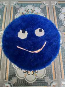 Keset karakter emozi keset kaki keset bulu lembut