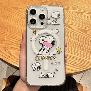 💗เทรนด์อินเทอร์เน็ตคนดัง + มีในสต็อก + ตัวดูดแม่เหล็ก COD เหมาะสำหรับ15promax เคสโทรศัพท์ iPhone 14pro 13 Snoopy 12คู่11สำหรับท่านชายหญิง15PLUS เคสโปร่งใสไร้สาย