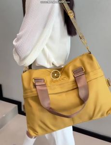 Minimalist Ladies Sports Duffle Bag Adjustable Hand Strap Detachable Crossbody Strap Lightweight Nylon Fitness Bag Multi Compartment Yoga Travel Weekend Overnight Handbag
