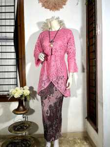 Kebaya tunik brokat model silang / kebaya modern jaman sekarang / kebaya tunik brokat terbaru