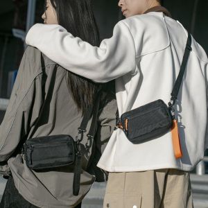 LANGJ น้ำหนักเบา กระเป๋าสะพายข้างไนลอน ปรับได้ รูปสี่เหลี่ยม กระเป๋าสะพายข้าง แบบพกพา ดำ ผู้ชาย