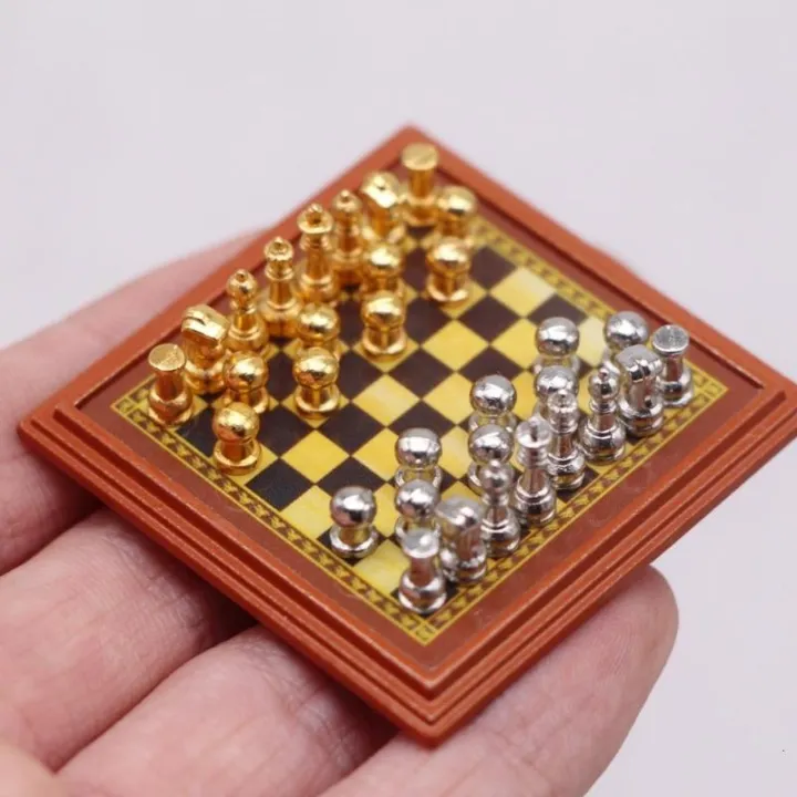 Compact%20Chess%20Board%20With%20Metal%20Pieces%20Realistic%20Travel%20Friendly%20Game%20For%20Adults%20And%20Collectors%20-%20Image%206