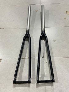 Càng phuộc trước cacbon bánh 700c sử dụng phanh UV( phanh bóp vành ) .phuộc trước xe đạp bằng sợi cacbon ( cổ nhôm )