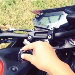 Knalpot Racing Motor Akrapovic Mega Phone Cabang Titan untuk Motor Ninjacbrverzamega Protigerr15 dan Motor Lainnya