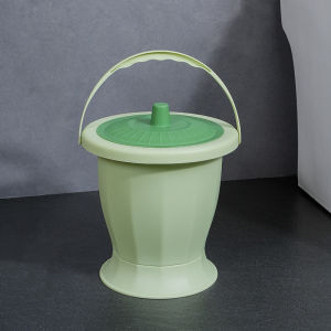 ห้องน้ำสำหรับผู้ใหญ่แบบพกพาที่ใช้ในครัวเรือนโถปัสสาวะปากแตรพลาสติกห้องนอนเด็กใช้ในครัวเรือนหญิงผู้สูงอายุพร้อมฝาปิดโถปัสสาวะ