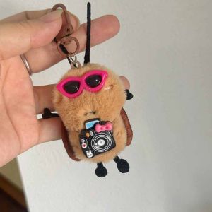 ROLL Cartoon roach Keychain Car Key Holder Plush Stuffed Doll Keyring Creative Stuffed Animal Backpack Pendant Fun Gift Accessories