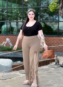 (รุ่นใหม่)A24กางเกงผ่าหน้าระบายดอกกุหลาบเอว36-54 สะโพก48-54 ยาว40 นิ้ว-ขายาว สาวอวบ