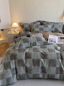 A Class 200 Thickened Brushed Fabric 100% 100% Cotton Four-Piece Set Pure Cotton Single Duvet Cover Bed Sheet Dormitory Three-Piece Set LZD