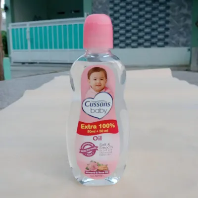 Cussons Baby Oil Soft Membersihkan Kulit Bayi - Minyak Pijat Bayi 100ml