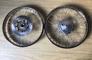 BỘ CĂM ĐÙM NIỀNG(VÀNH NAN SẮT) ĐĨA LÕM 5 ỐC CHO WAVE ZX 110 THÁI VÀ FUTURE I GẮN ZIN THEO XE KHÔNG CHẾ CHÁO