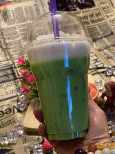 โมเดลขาเขียว (ขนาดแก้ว16ออนซ์) วัสดุผลิตจากเทียนเจล