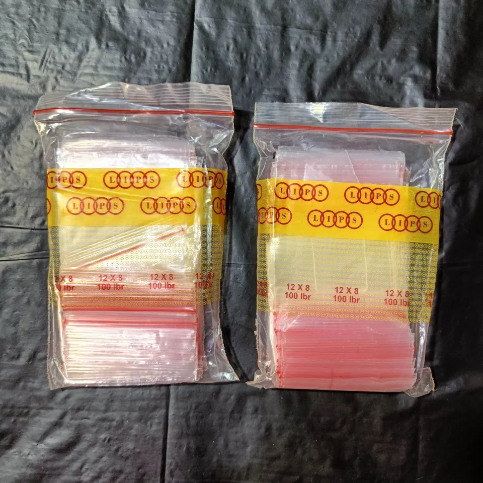 Lego Bionicle porno Ular tomoqqa sikishadi, u zorga nafas oladi.