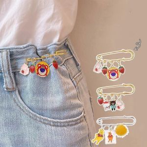 Ghim Cài Áo Quần Hoạt Hình Cute Cố Định Vòng Eo Phong Cách Hàn Quốc – Ghim Charm Cài Áo Balo Mới Nhất 2026