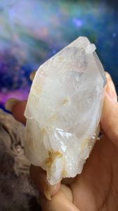 trụ đá thạch anh năng lượng chóp mọc chóp tự nhiên Lemurian lấp lánh 536