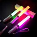 Stik Lampu LED 15 Warna Glow Stick Stik Lampu Flash Led Glow In The Dark untuk Konser / Pesta Pernikahan / Camping. 