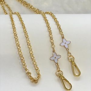 << Chain bag  สายโซ่แฟชั่น ลาย ดอกไม้  พร้อมขอเกี่ยว >>