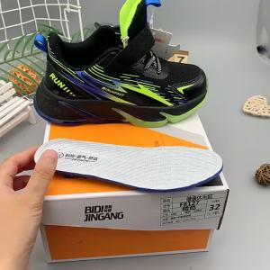 KingKong Bidi รองเท้ากีฬาเด็กตาข่ายระบายอากาศฤดูใบไม้ผลิและฤดูใบไม้ร่วง 2023 รองเท้าวิ่งรุ่นใหม่สำหรับเด็กผู้ชาย