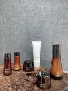 Set Tinh Chất Nâng Cơ Su:m37 Trà Đen Fermentalift Defining 50ml 6sp