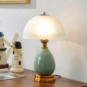 Đèn ngủ để bàn trang trí decor đế sứ chụp thủy tinh cao cấp sang trọng cho khách sạn DN287