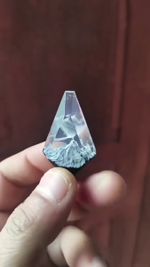 สร้อยคอเพชรเรซินที่ไม่ซ้ำใครพร้อมสร้อยคอเรืองแสงชวนให้หลงใหลออโรร่าจี้ภูเขาสร้อยคอเก๋ไก๋สำหรับบุคคลแฟชั่น