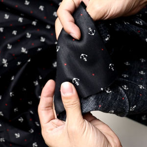 ผ้าหลา 100% ลาย สมอและดาวเล็ก นอนหน้ากว้าง 44 นิ้ว ผ้าเมตร กับคอตต้อน