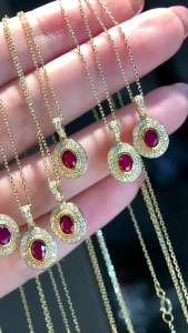 LUOWEND 100% 18K Yellow Gold Necklace Elegant Oval Shape Shiny Diamond Natural Ruby Necklace for Women High Anniversary Gift