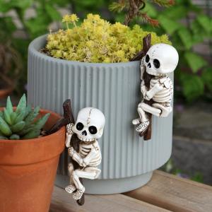 Creative Handcrafted Resin Skeleton Flower Pot Holder Double Purpose Decorative Hanger Suitable For Halloween Festive 2x