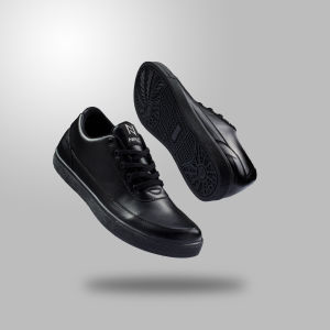 NAZREAL FOOTWEAR - Sepatu Sneakers Full Black / Sepatu Kets Casual Pria Aziel Full Hitam APN004