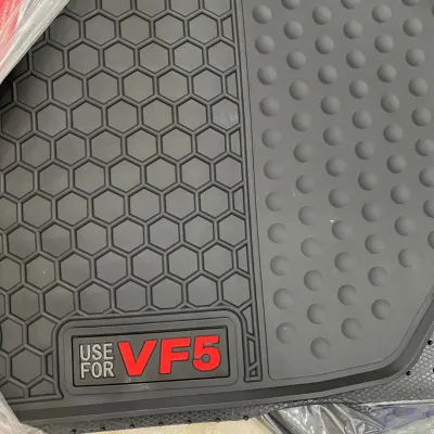 Thảm sàn cao su xe Vinfast VF5 2022 2023 2024 màu đen cao su đúc ko mùi giữ cho sàn xe luôn sạch sẽ